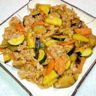 焼き肉のタレで夏野菜と豚肉の炒め物